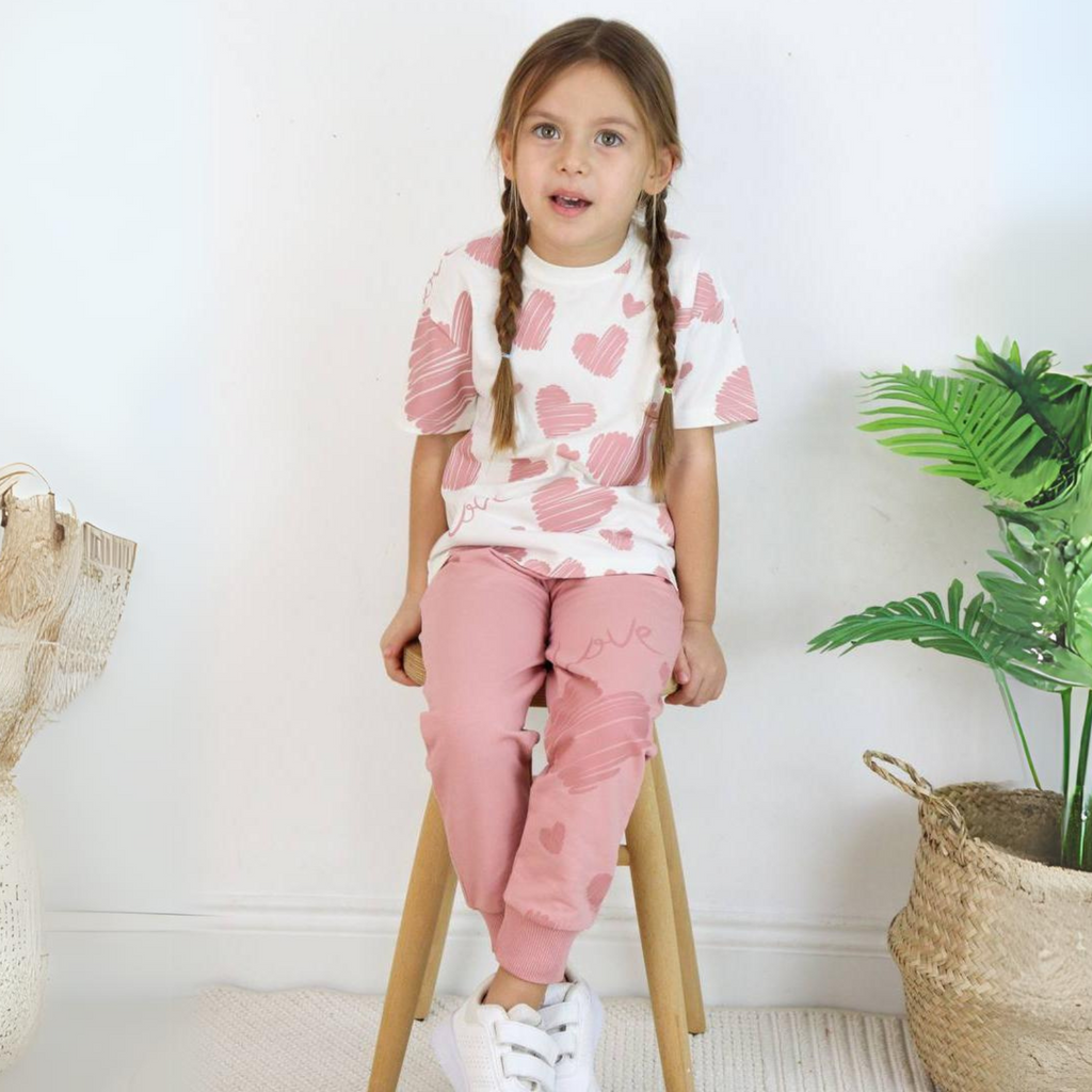 Scribble Hearts Girls Joggers Set : Ensemble de survêtements pour filles Scribble Hearts