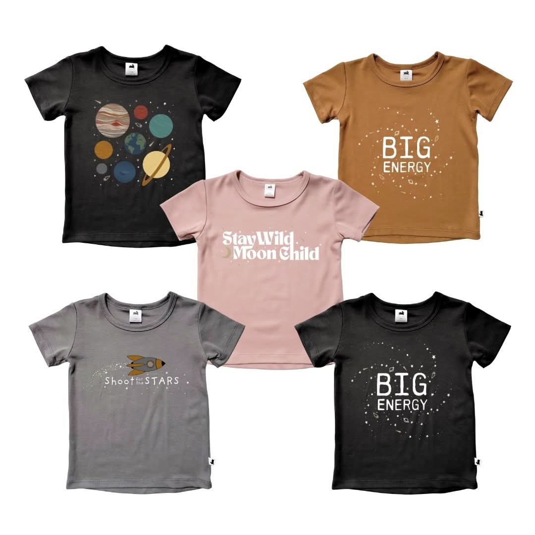 Baby/Kids' Bamboo Graphic T-Shirt | "Stay Wild Moonchild" | Rosewood : T-shirt bébé/enfant à motif bambou | « Reste sauvage, enfant de la lune » | Bois de rose