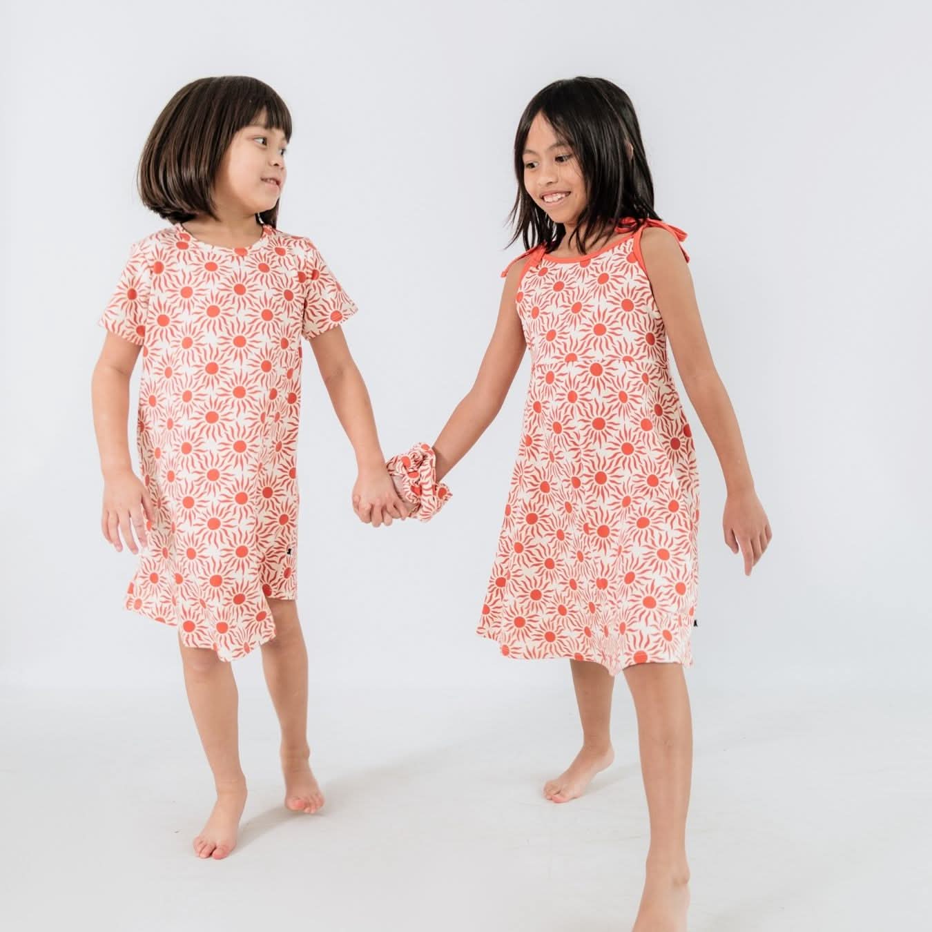 Youth Bamboo Bow Strap Dress | Sunkissed ; Robe à bretelles nœud en bambou pour enfant | Effet soleil: