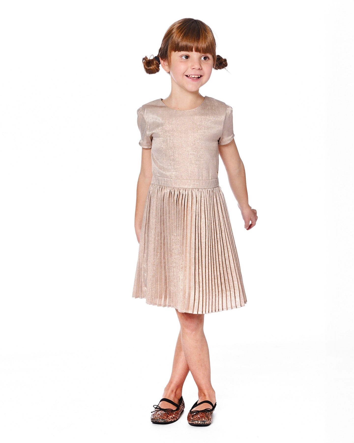 Short Sleeve Dress With Pleated Skirt Light Caramel : Robe à manches courtes avec jupe plissée caramel clair