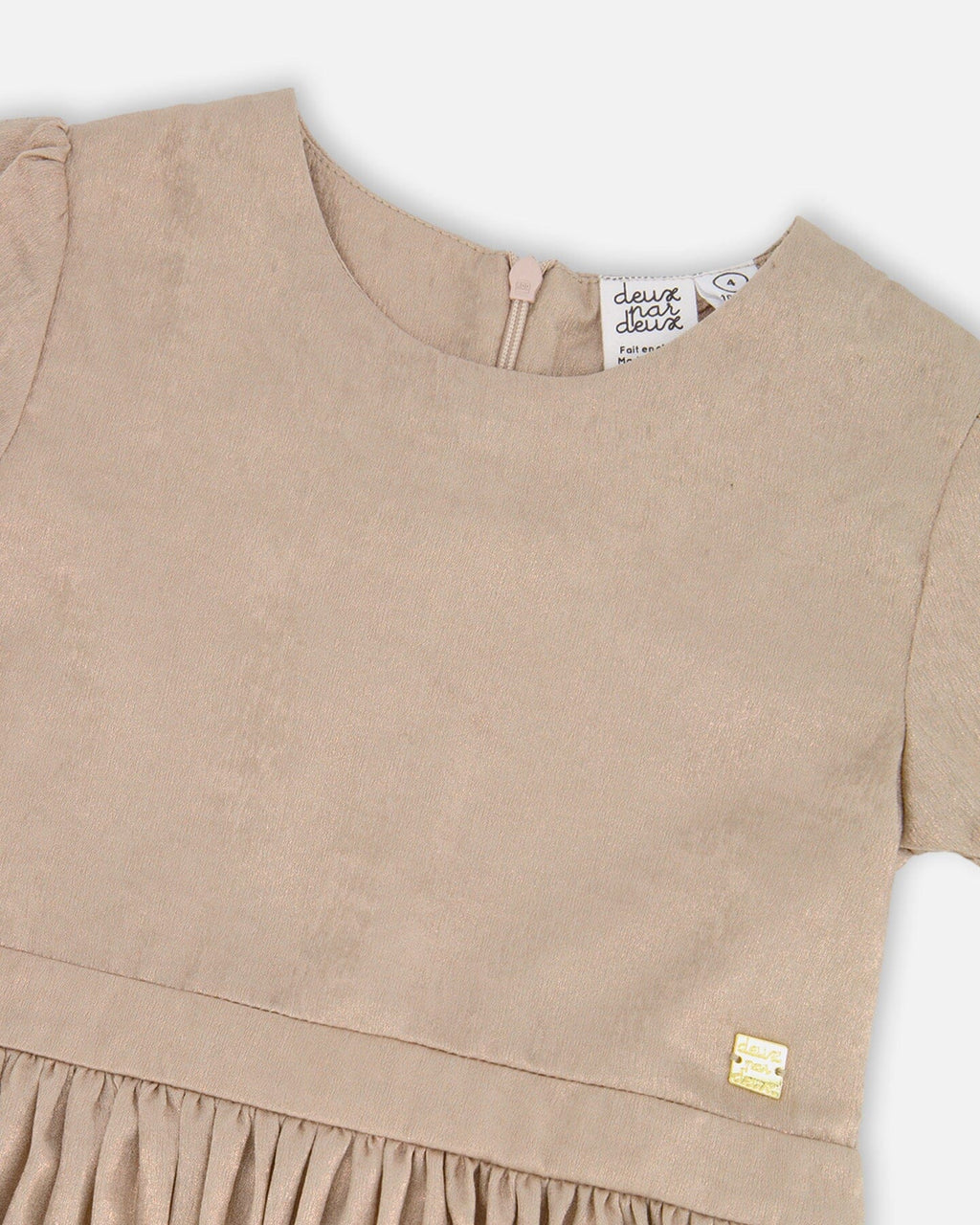 Short Sleeve Dress With Pleated Skirt Light Caramel : Robe à manches courtes avec jupe plissée caramel clair