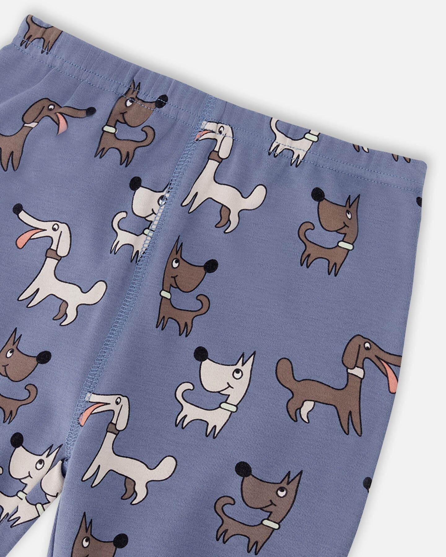 Organic Cotton Two-Piece Pyjama Set Blue Dog Print : Ensemble de pyjama deux pièces en coton biologique avec imprimé chien bleu