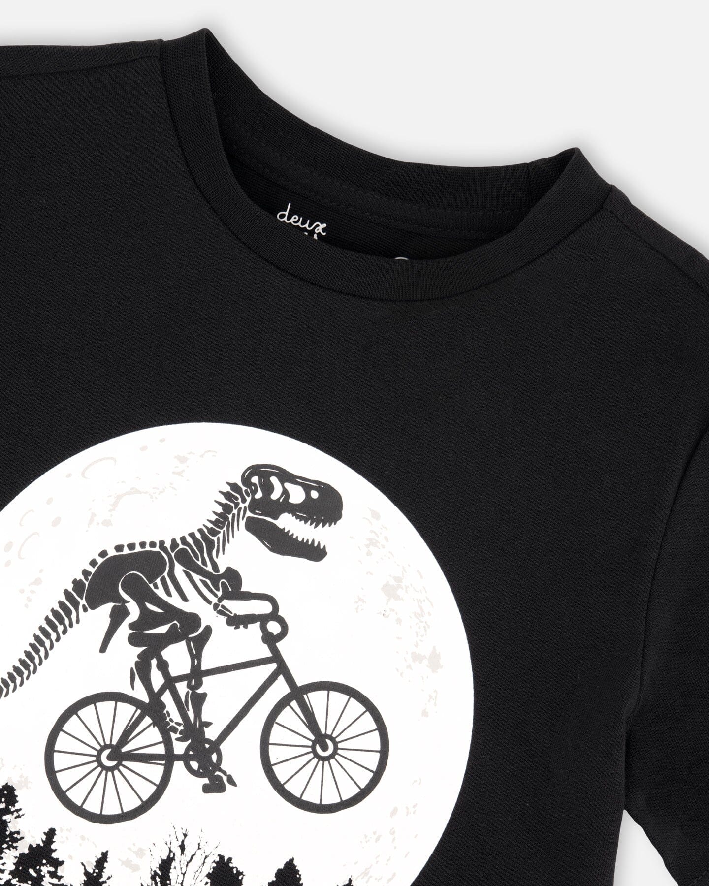 Glow In The Dark Organic Cotton Jersey T-Shirt With Dino On Bike Print Black :T-shirt en jersey de coton biologique phosphorescent avec imprimé dinosaure à vélo noir