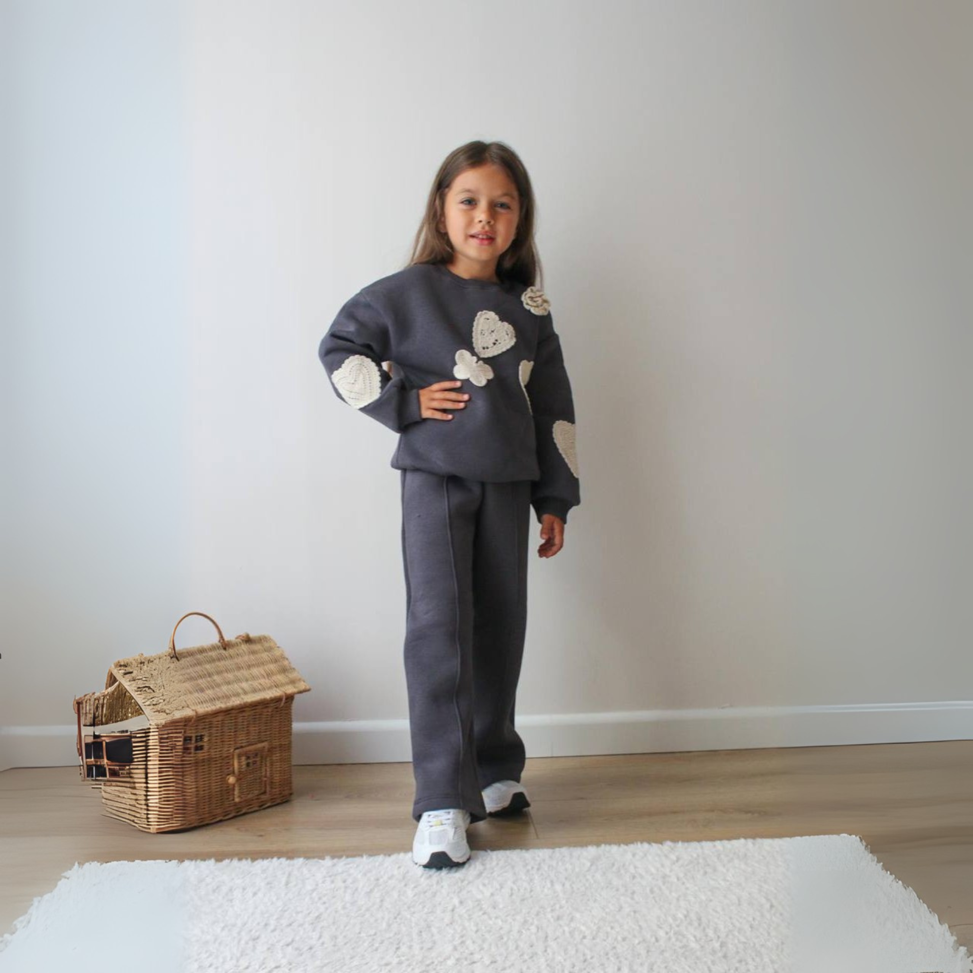 Lace Hearts Girls Casual Set : Ensemble décontracté pour filles avec cœurs en dentelle